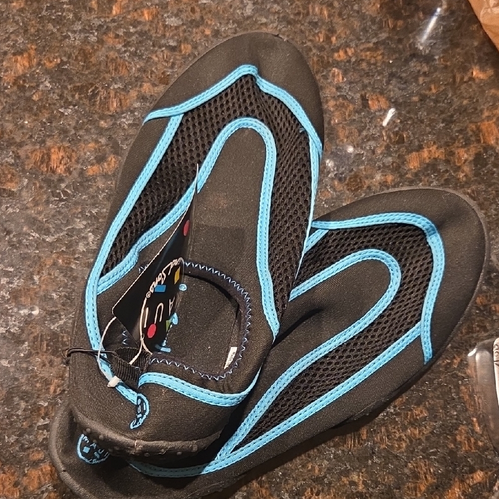 Maui and Sons Black Water Shoes with Blue Trim
